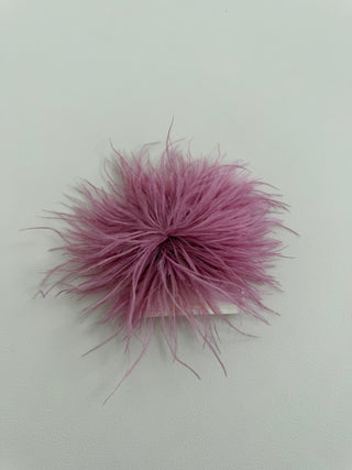 Feder Brosche-weiss-schwarz-altflieder-altrosa-beige-fuschia-pastelrosa-levelone